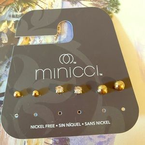 Set of 3 stud earrings